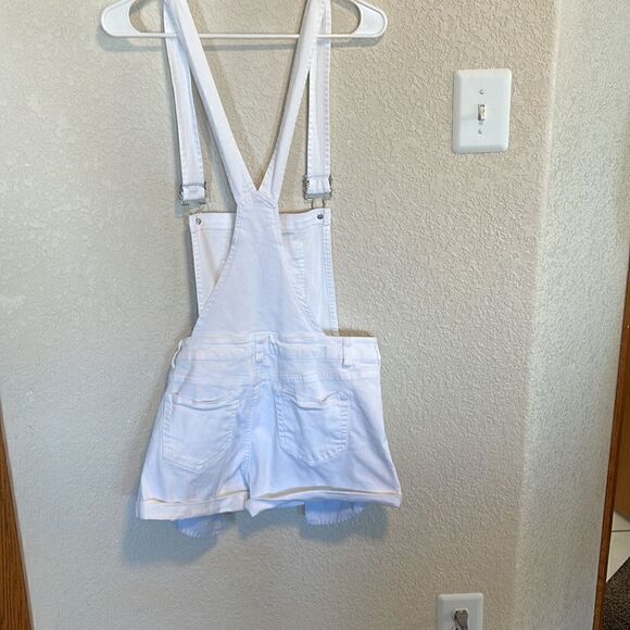 Wax Jean- Junior’s White Shorts Overalls w/ Distressing, Size L - Picture 9 of 10